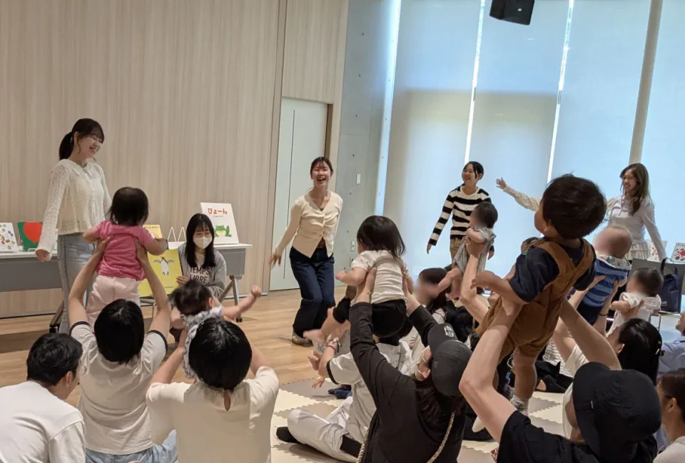 「親子読み聞かせ講座」の様子