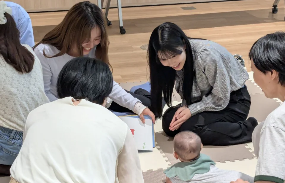 「親子読み聞かせ講座」の様子